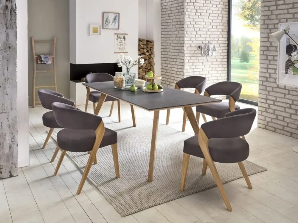 Jedálensky stôl Trondheim s jedálenskými stoličkami.