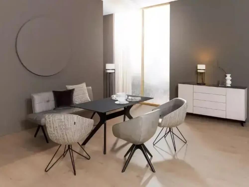 Jedáleň s jedálenskými stoličkami JOOP! Square.