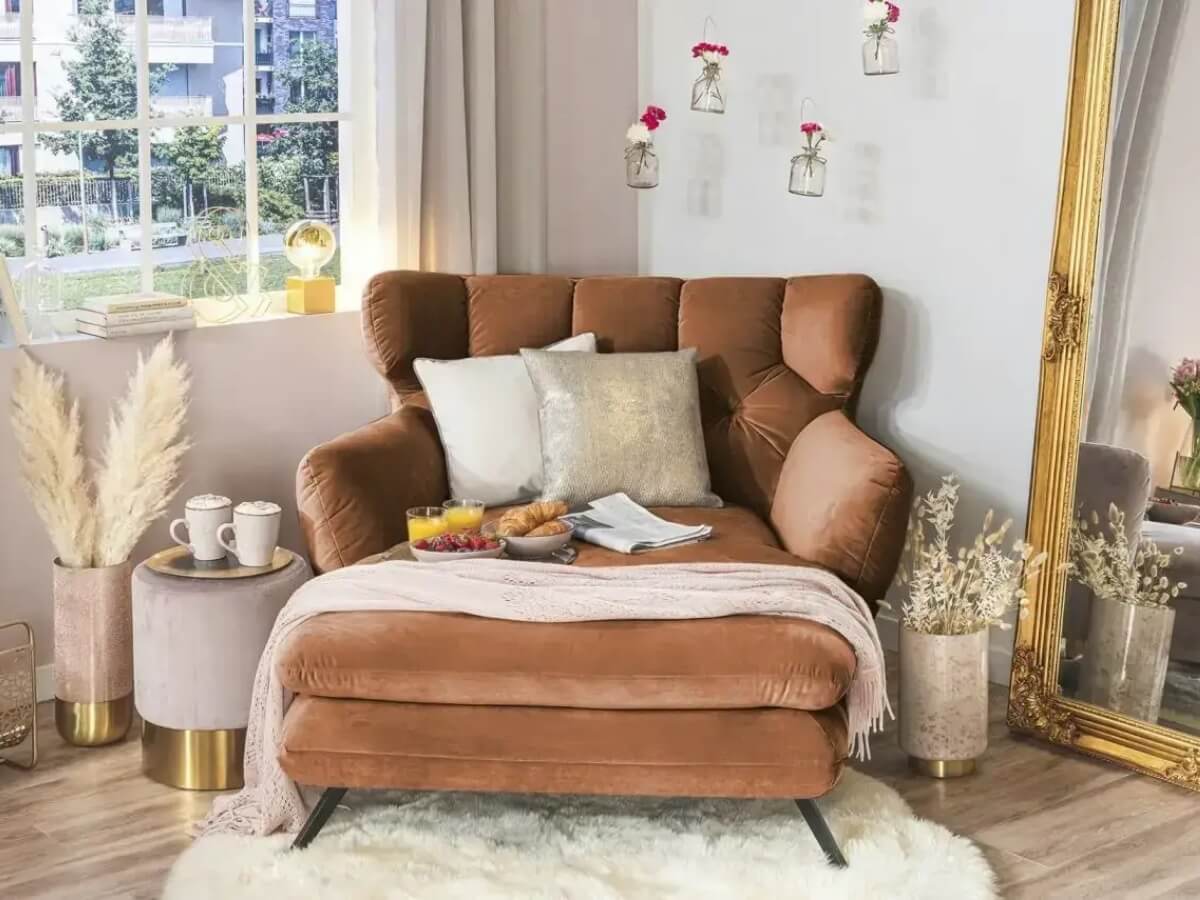 Relaxačné kreslo Sioux s kovovými nožičkami.