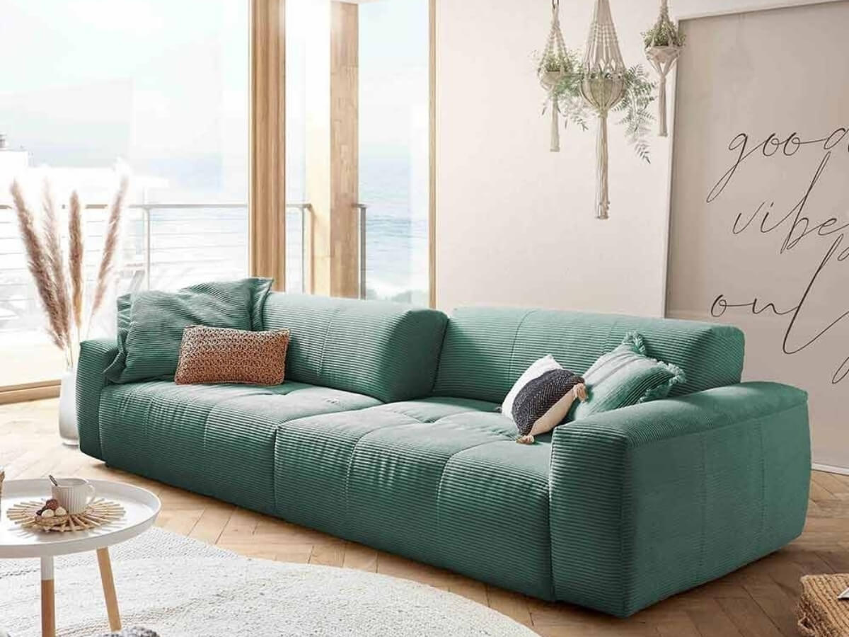 Moderná pohodlná sedačka Urban v zelenej farbe.